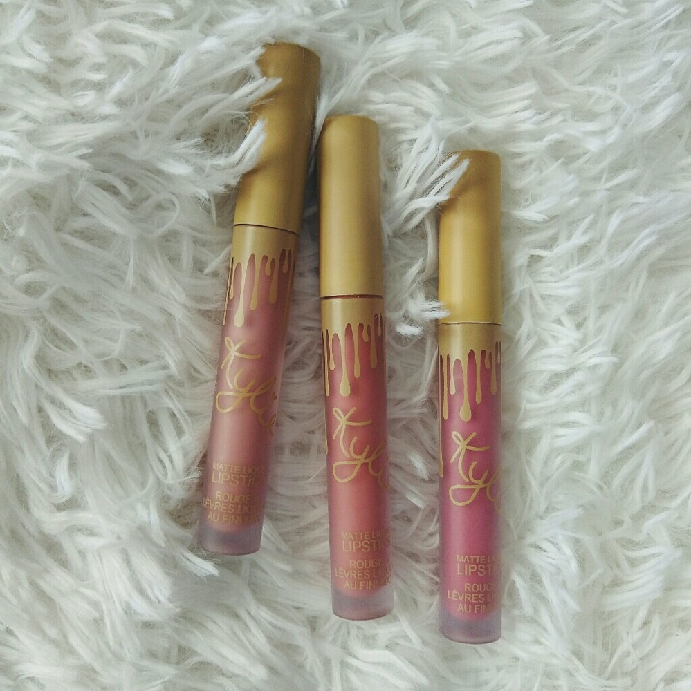 🚫SOLD🚫 KYLIE nude lipgloss bundle